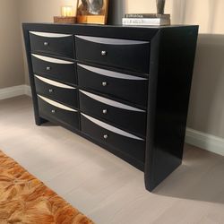 GORGEOUS BLACK DRESSER 