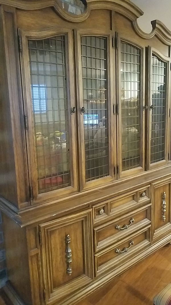 88" x 83.5" x 18" deep Stanley Furniture lighted China Hutch /