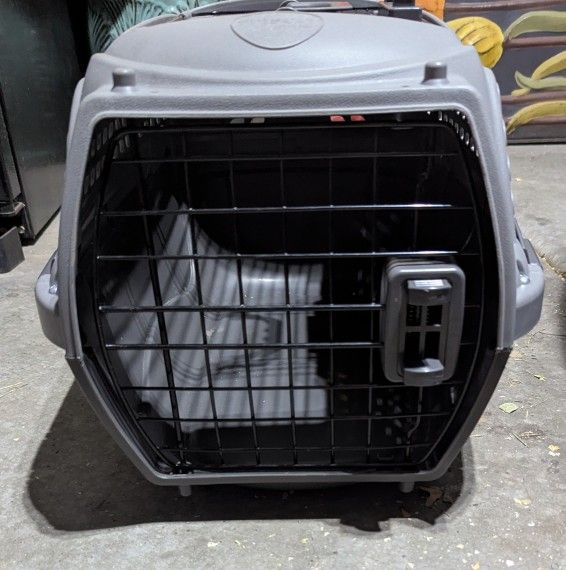 Small Dog (Or Cat) Crate/Kennel
