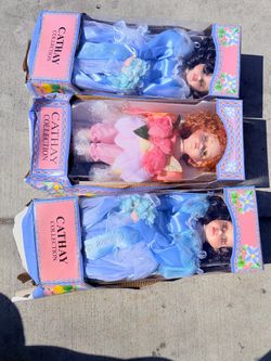 Cathay Collection porcelain quinceañera doll in its original box.