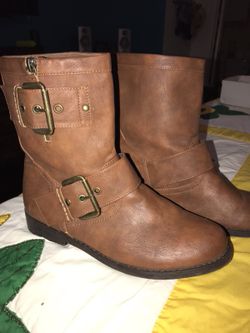 Woman boots size 10m