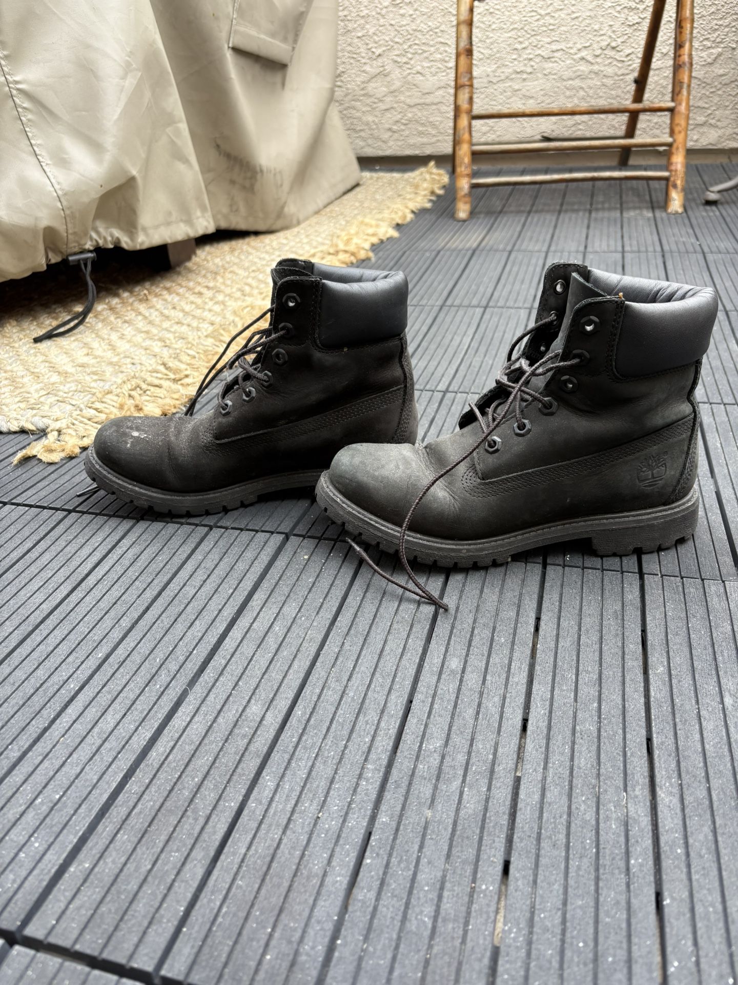 Black Boots