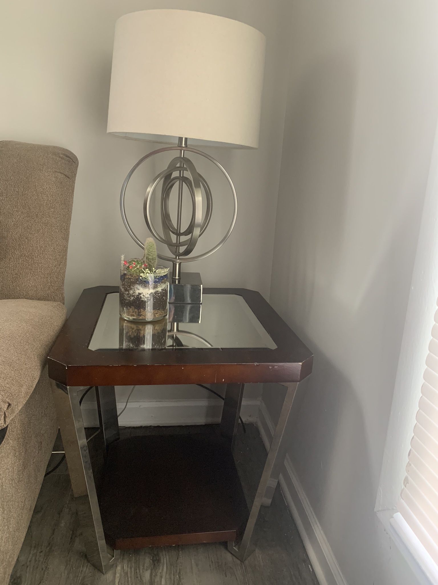 5 Piece Set- 2 Lamps, 2 End Tables, 1 Coffee Table