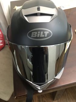 Motorcycle bilt helmet