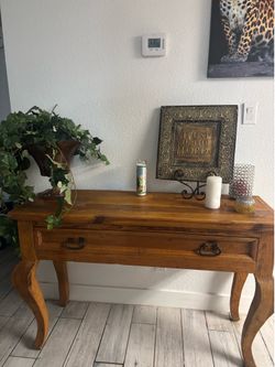 Entryway table