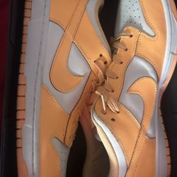 Nike Dunk Low "Peach Cream" sneakers