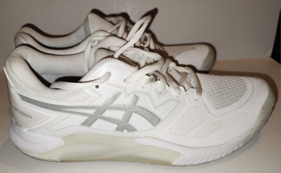 ASIC GEL CHALLENGER WOMENS SIZE 9.5 USED