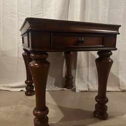 Hooker Furniture Solid Wood End Tables (set of 2)