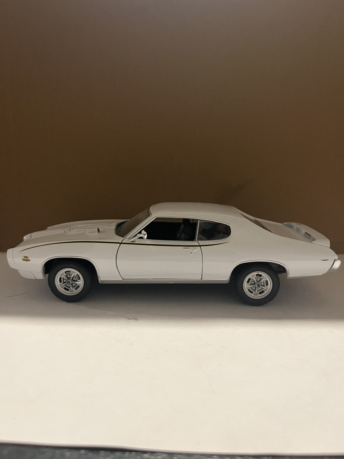 Classic 1/24 Vehicle Toys Original factory certification