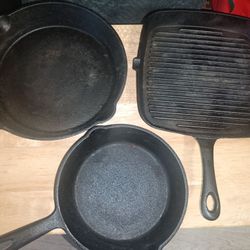 3 Cast Iron Pans