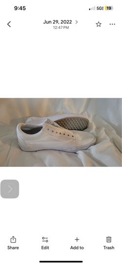 White OG unisex vans white used gently women’s size 8 and men’s size 6.5