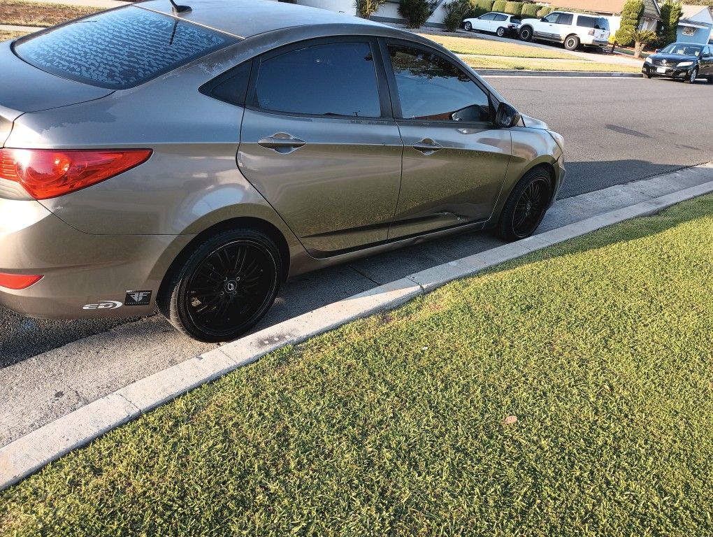 2012 Hyundai Accent