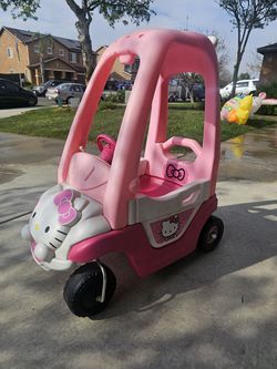 Hello Kitty Car