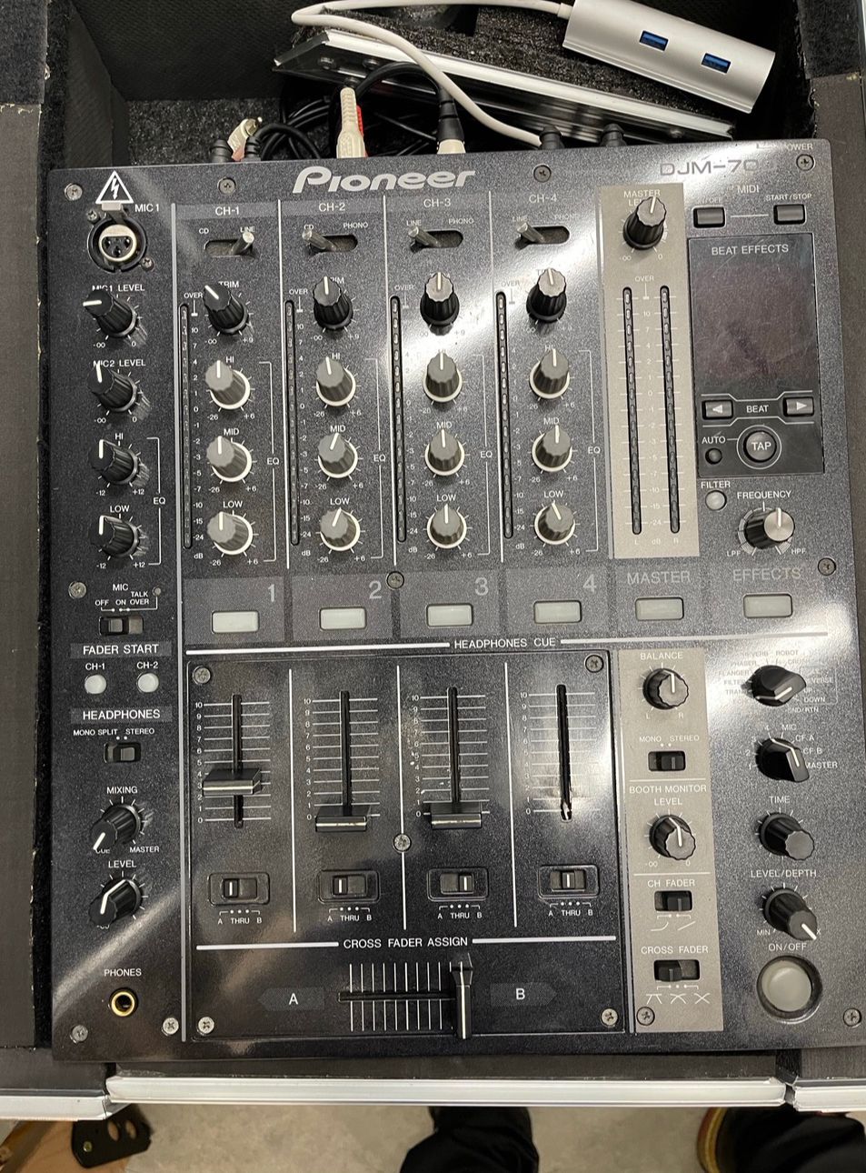 Pioneer DJM 700 Mixer