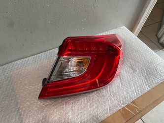 2018-2022 Honda accord right headlight insurance quality