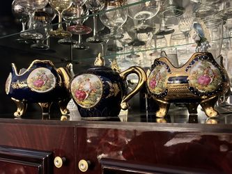 Vintage Porcelaine Tea Pot And Candy Jaars Set