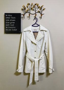 Weather Tamer Women’s Rain Jacket - Cream/White - Size Small(but Fit Like Medium) (Pick up🛒 In Bellevue) *Check out my Other Posts 💕