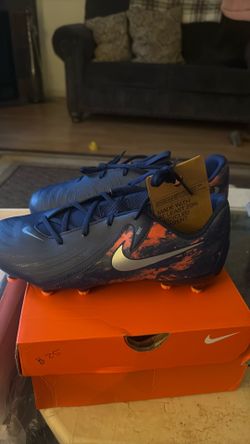 Nike cleats sz 6Y