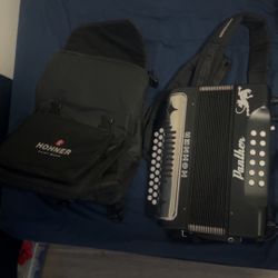 Hohner Panther Accordion De Sol