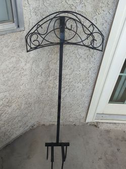 Water hose trellis