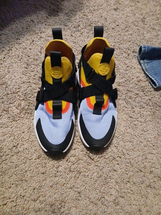 Nike hurache size 8