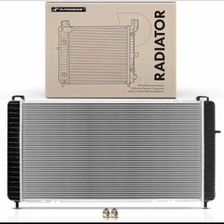 2370 34'' Radiator for For Chevy Silverado 1500 ,2500, Suburban Tahoe 4.8 5.3 6.0L