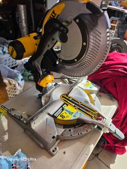 DEWALT Miter Saw with Blade