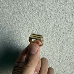 14k vintage solid gold ring  Size : 9.75  Weight : 9.77g  Engraving on the inside:  12-25-82 One of One  Marked 14k