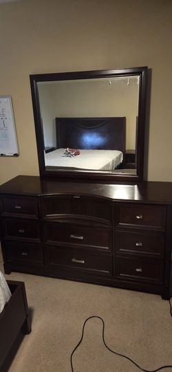 Queen Bedroom Set
