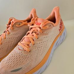 Hoka Clifton Women's Size 8B Shoes