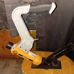 Flóor nailer