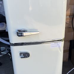 Mini Refrigerator with Freezer Small Fridge