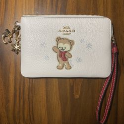 Coach Bear Snowflake wristlet & charm set CE891 Authentic
