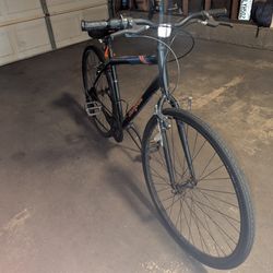 Mongoose 700c Hybrid Bike (Used)