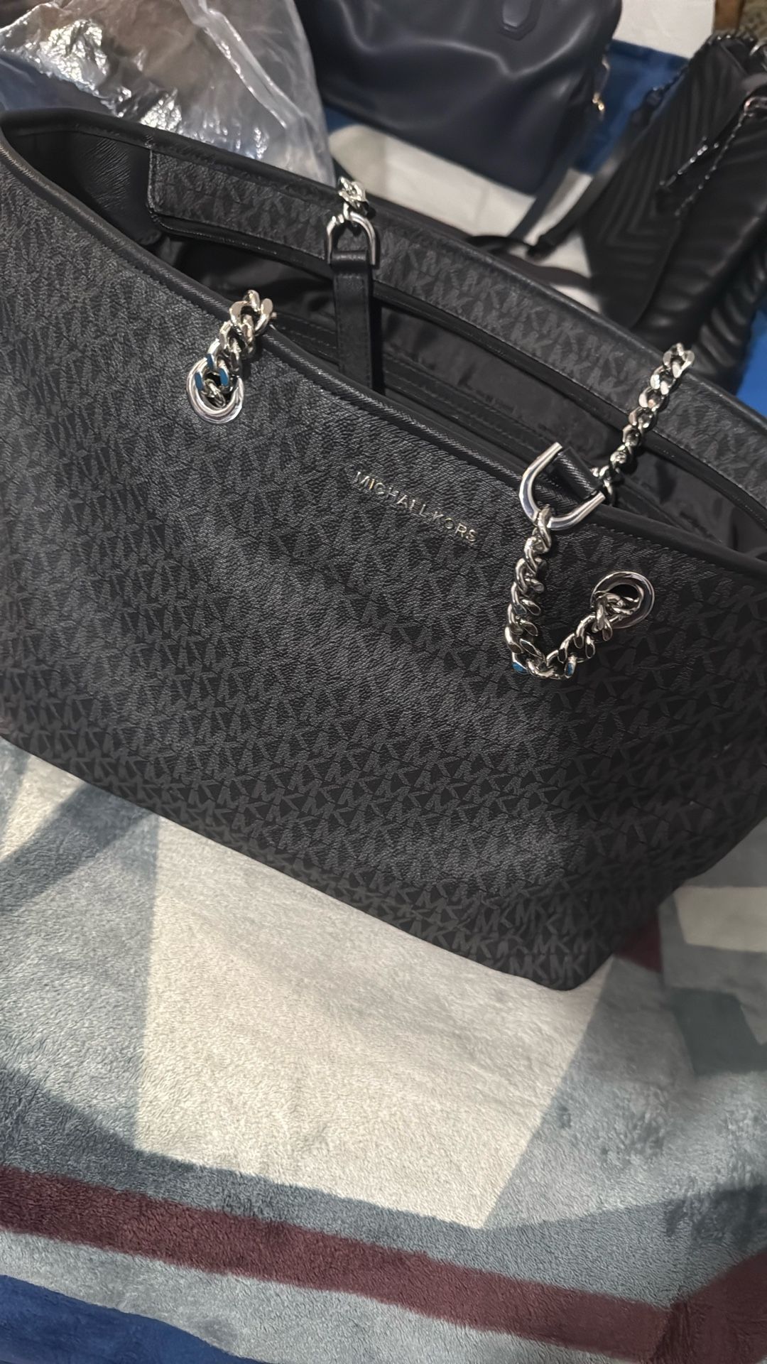 Michael Kors Large Bag In Black