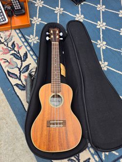 Solid Acacia Ukulele Cordoba 25CK