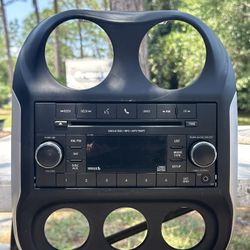 Jeep Compass radio and dash