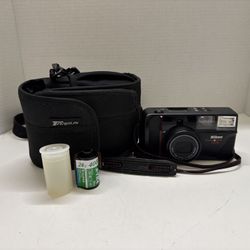 Nikon Zoom Touch 500 35mm Point & Shoot Film Camera Auto Focus w/ Bag & Film