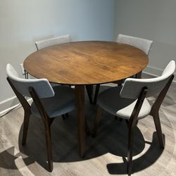 Round Dining Table With 4 Chairs