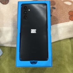 Perfect Condition Never Been Use. Just Been Sitting In The Box