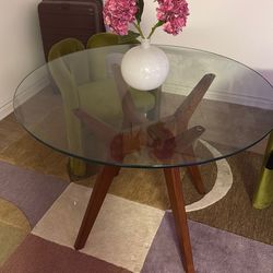 Dining room table