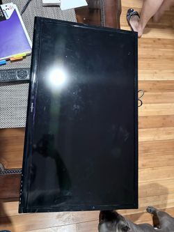 Insignia 32” LED TV