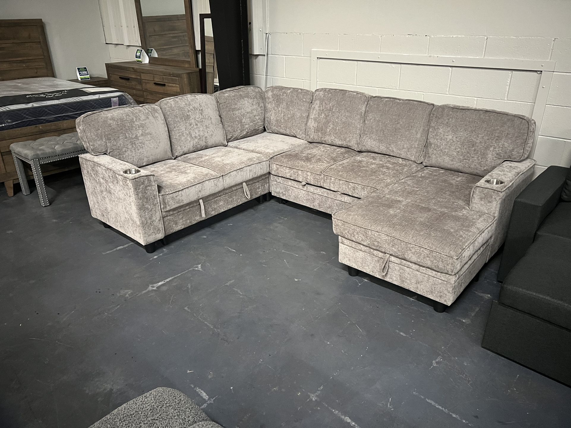 3pc Sectional w/ Pull Out Sofa Bed & Storage
