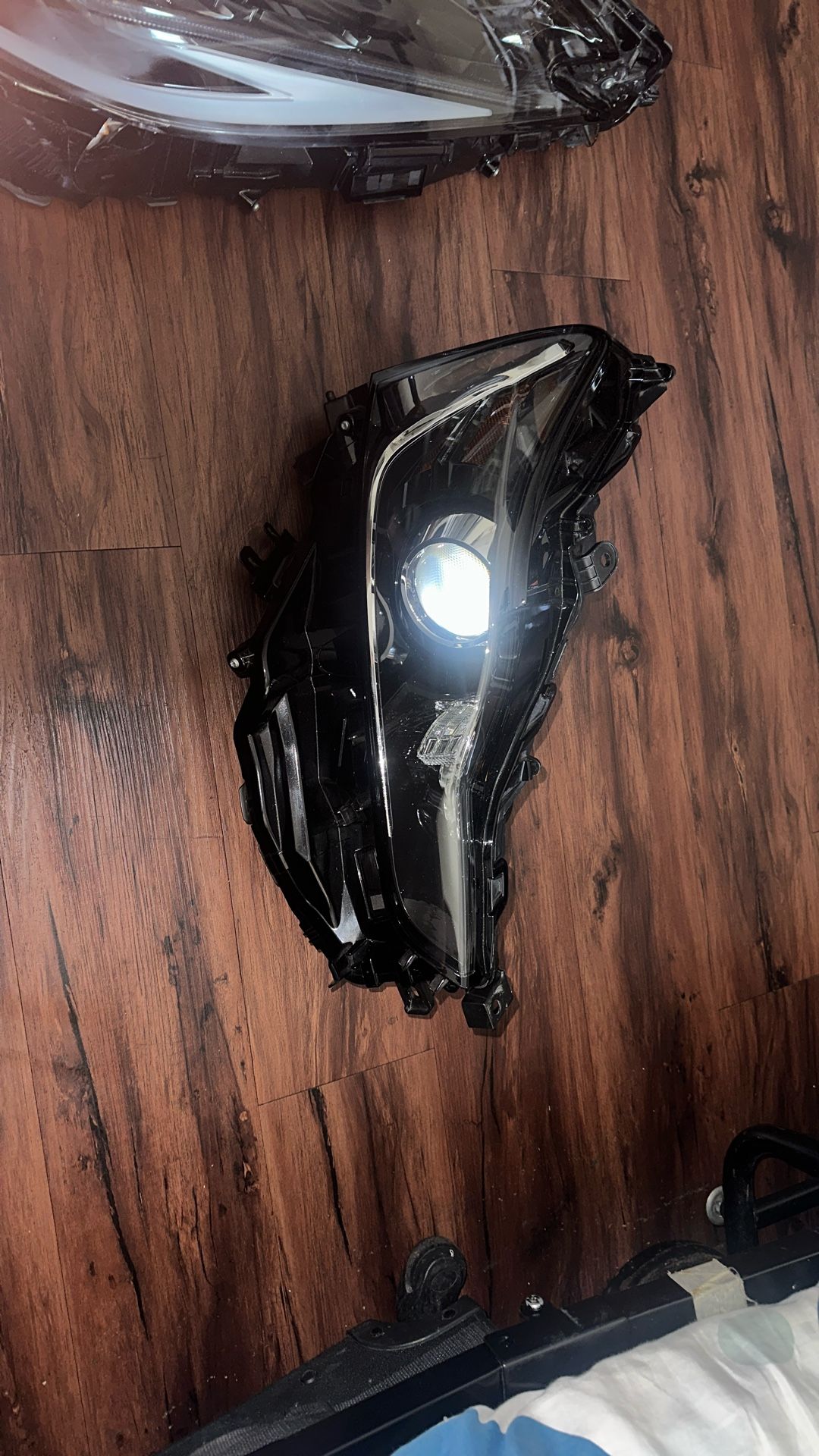 2018/2019/2020 Lexus IS Right Headlight