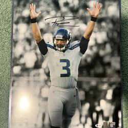 Russell Wilson Autographed 16x20 Photo 