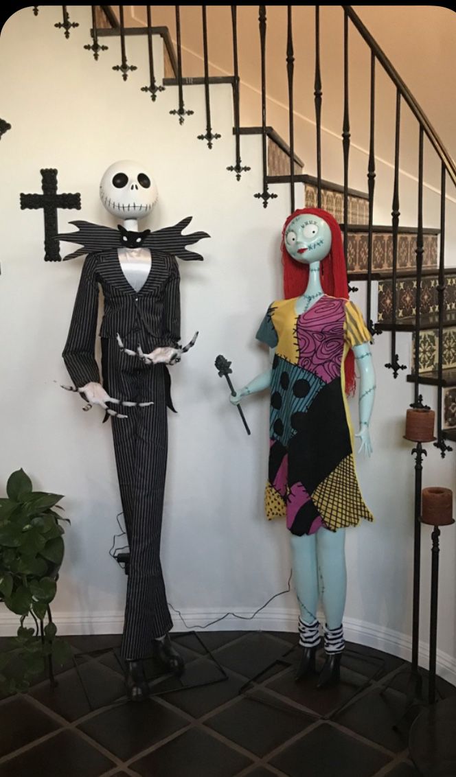 The TheSold Out  Life Size  Disney ‘s Nightmare Before Christmas Sally And Jack Skeleton With Sound Effects 