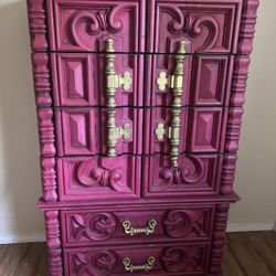 Free- Vintage Dresser