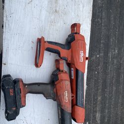 2 Hilton Epoxy Guns
