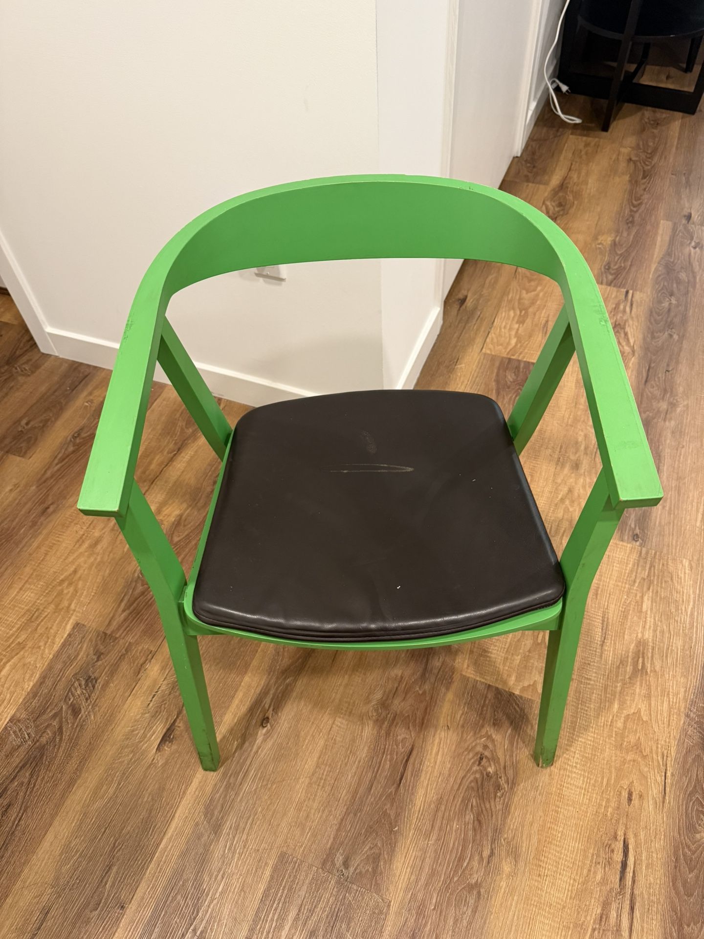 πͺ IKEA Modern Accent Chair β $25 (Los Angeles / K-Town)