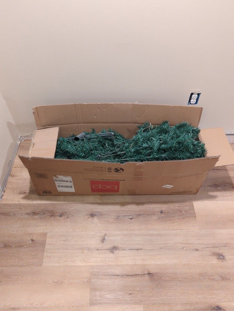 Pre-lit Christmas Tree